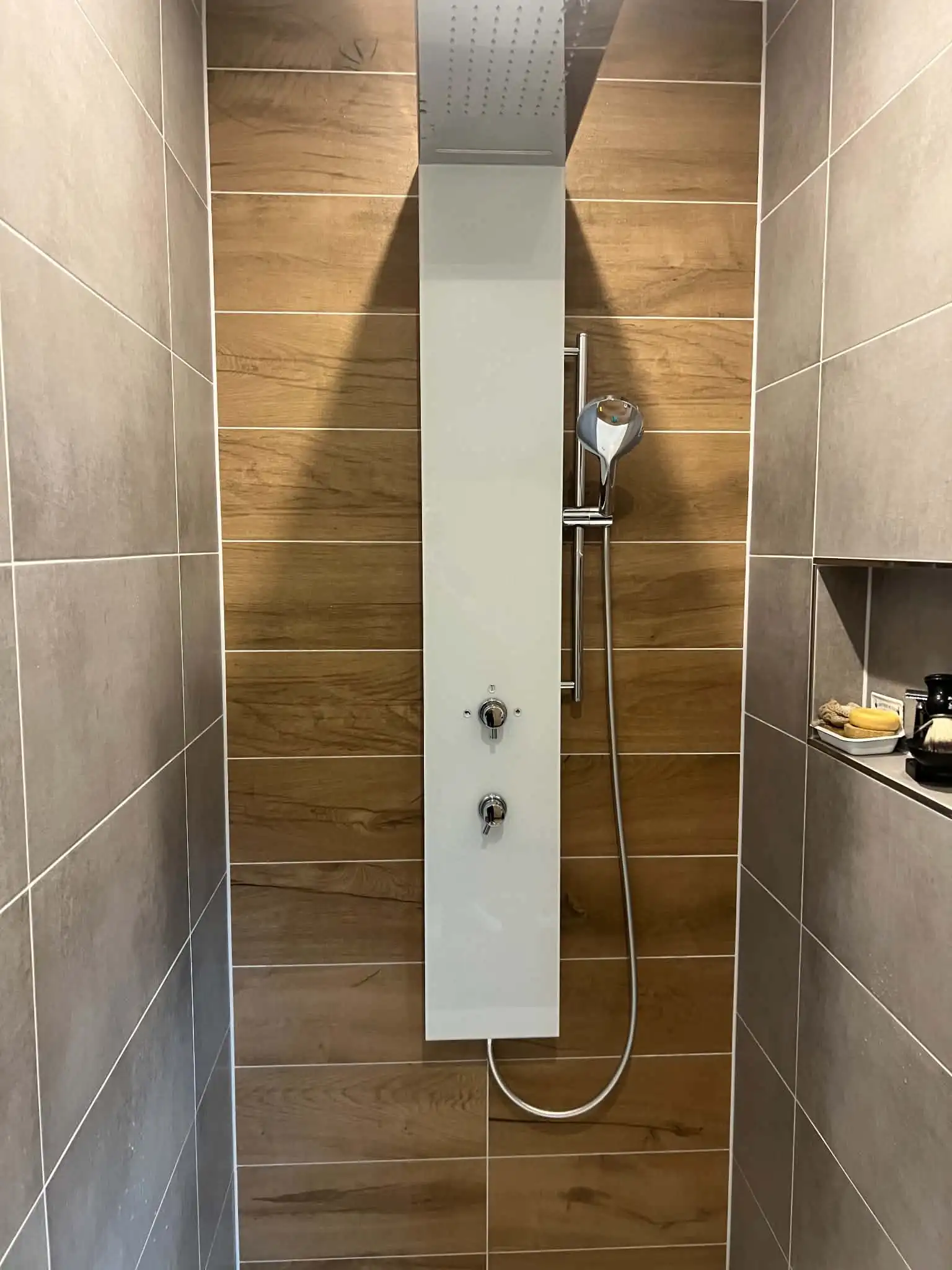 Gepflegte Dusche nach sorgfältiger Reinigung